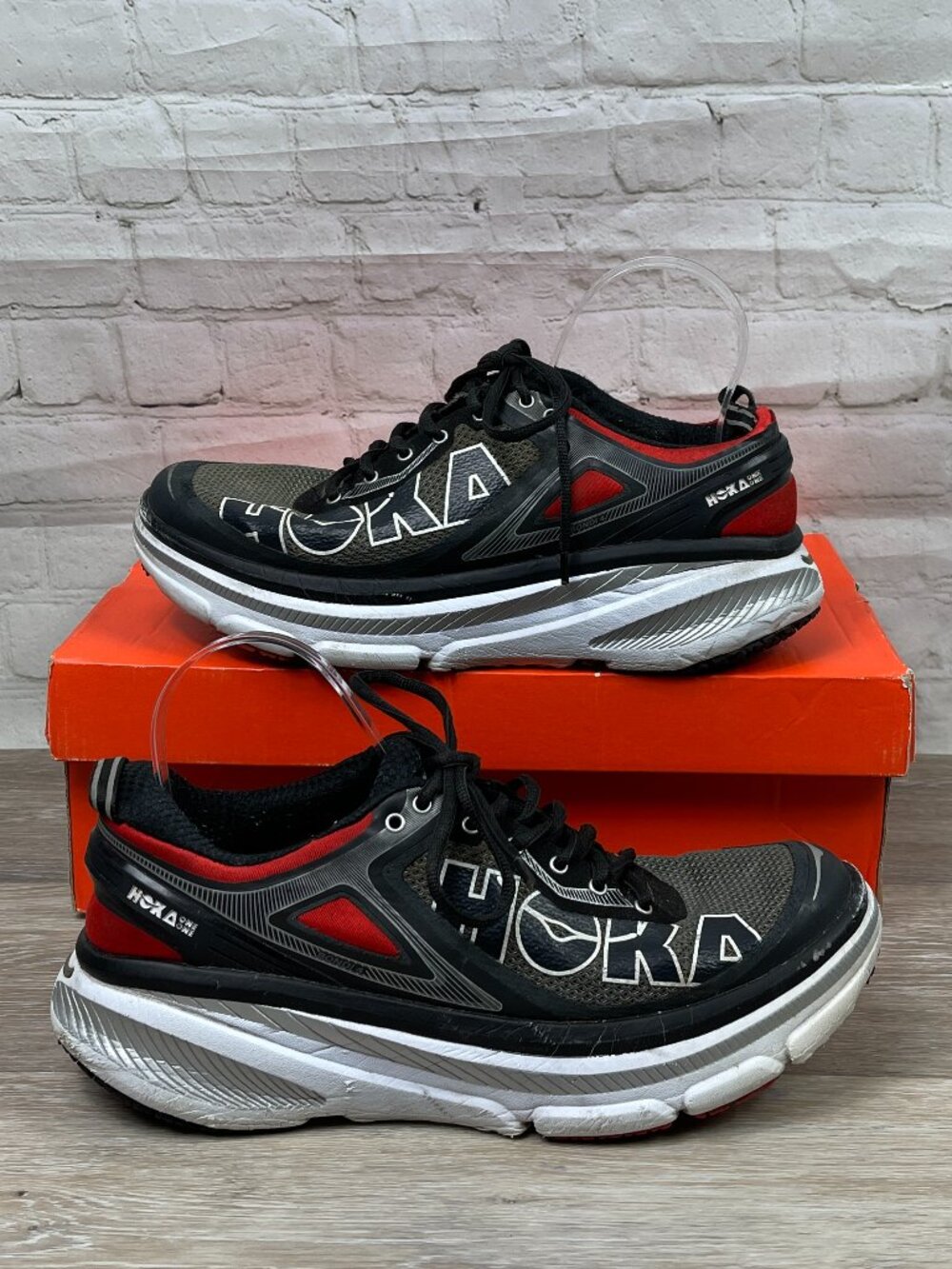 HOKA ONE ONE BONDI 4 MEN'S SIZE 9 RUNNING SHOES